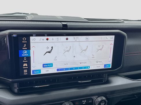 Used 2025 Jeep Gladiator Rubicon w/ Convenience Group image 12