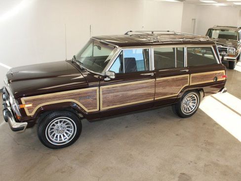 Used 1989 Jeep Grand Wagoneer image 33