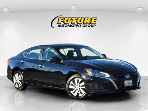 Certified 2025 Nissan Altima 2.5 S image 1