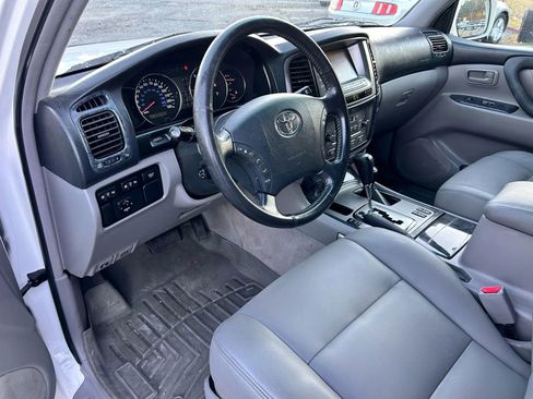 Used 2005 Toyota Land Cruiser image 7
