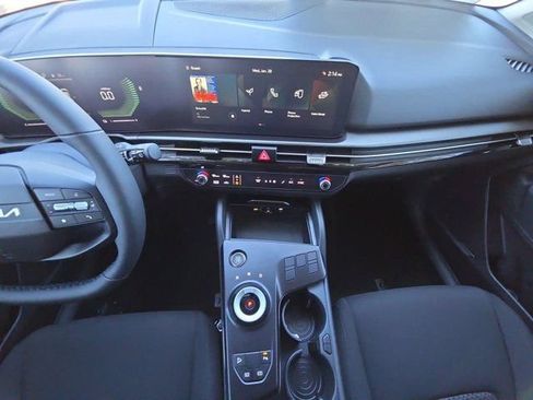 New 2026 Kia Sportage LX FWD image 30