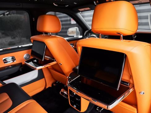 Used 2025 Rolls-Royce Cullinan image 52