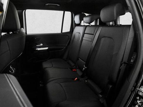 New 2026 Mercedes-Benz GLB 250 4MATIC image 12