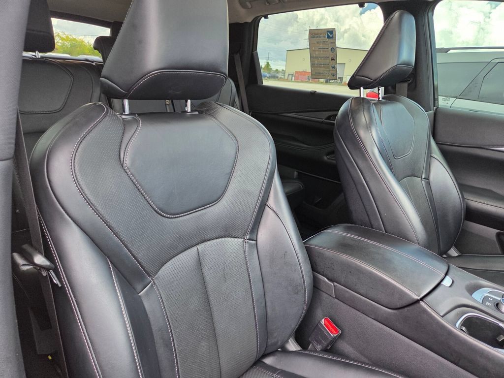 Used 2023 INFINITI QX60 Luxe w/ Cargo Package FWD image 31