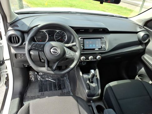 Used 2024 Nissan Kicks S FWD image 11