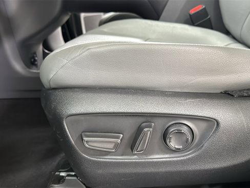 Used 2024 Toyota Sienna XLE image 14