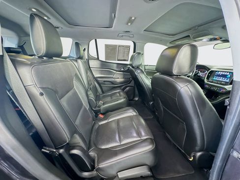 Used 2019 GMC Acadia SLT FWD image 31