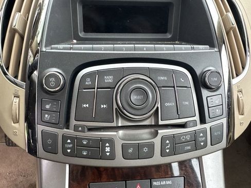 Used 2010 Buick LaCrosse CXS FWD image 12