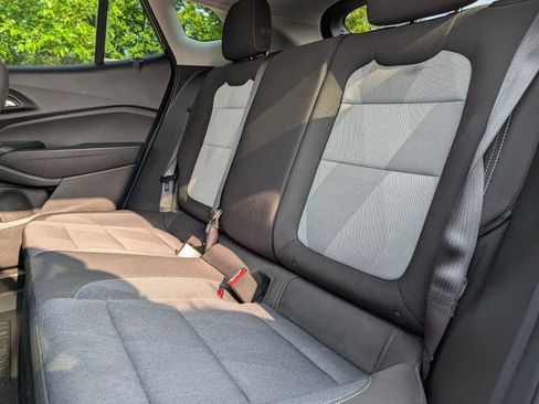 Used 2025 Chevrolet Trax LS FWD image 18