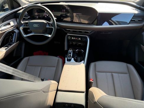Used 2025 Audi Q5 Premium w/ Convenience Package AWD/4WD image 11