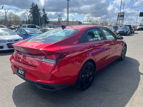 Used 2022 Hyundai Elantra SEL w/ Convenience Package image 6