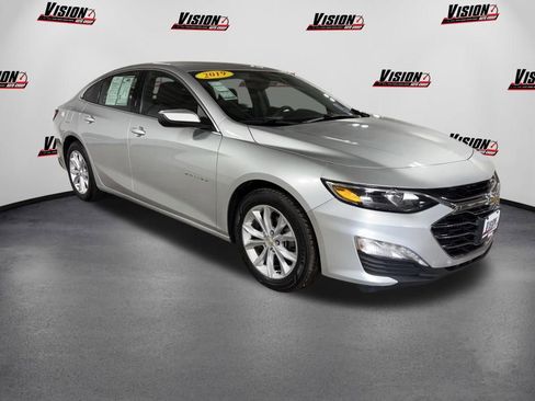 Used 2019 Chevrolet Malibu LT FWD image 2