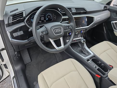 Used 2024 Audi Q3 2.0T Premium Plus w/ Premium Plus Package AWD/4WD image 16