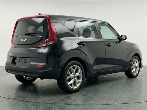 Used 2025 Kia Soul LX w/ LX Technology Package FWD image 9