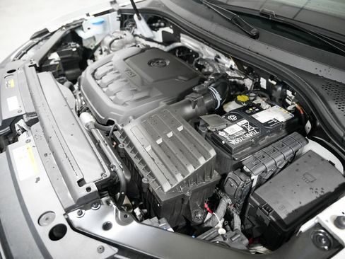 Used 2024 Volkswagen Tiguan SE R-Line AWD/4WD image 42