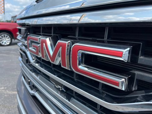 Used 2023 GMC Sierra 1500 SLT w/ SLT Premium Plus Package AWD/4WD image 3