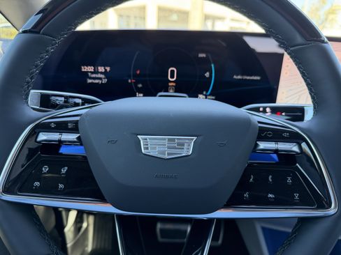 New 2026 Cadillac Optiq Luxury 2 image 28