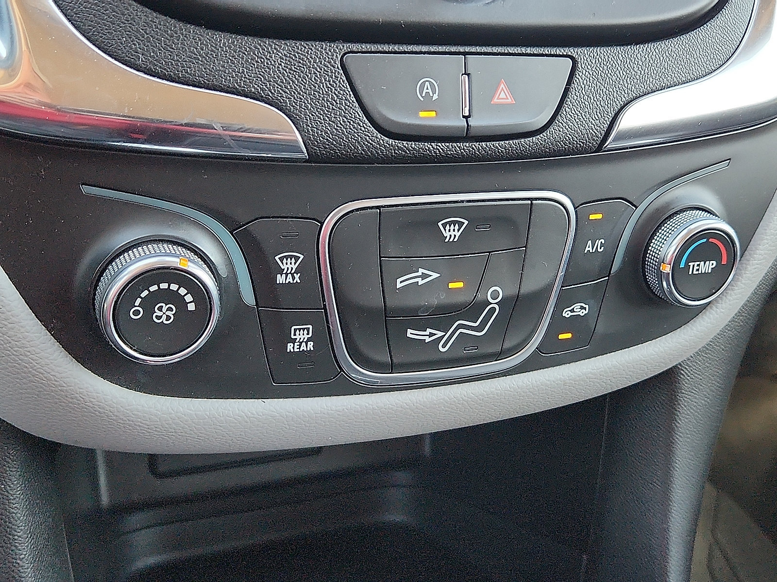 Used 2024 Chevrolet Equinox LS w/ LS Convenience Package FWD image 26