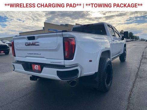 Used 2022 GMC Sierra 3500 Denali w/ Denali Ultimate Package image 9