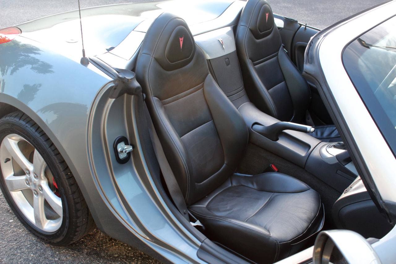 Used 2007 Pontiac Solstice Convertible w/ Premium Package RWD image 39