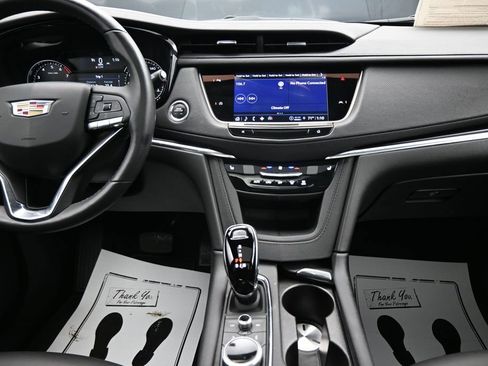 Used 2024 Cadillac XT6 Luxury w/ LPO, Floor Liner Package AWD/4WD image 17