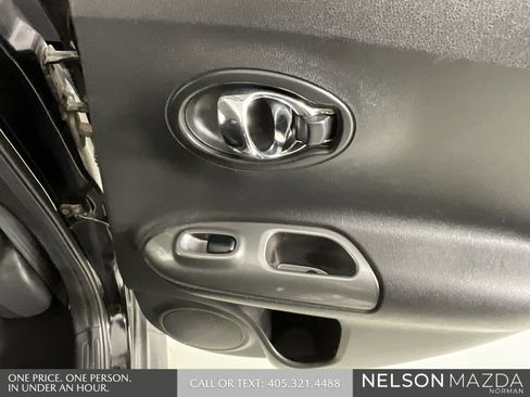 Used 2015 Nissan Juke SV w/ Technology Package image 24
