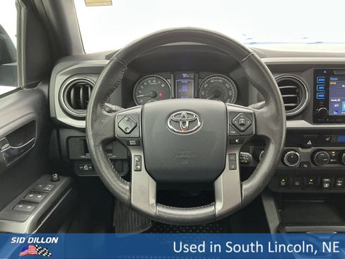 Used 2019 Toyota Tacoma TRD Sport image 21