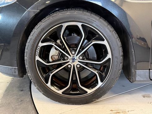 Used 2014 Ford Taurus SHO w/ Equipment Group 401A image 25