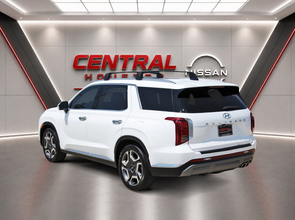 Used 2023 Hyundai Palisade Limited FWD image 3