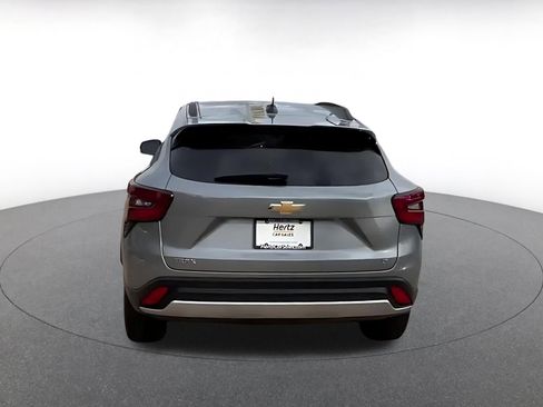 Used 2025 Chevrolet Trax LT image 12