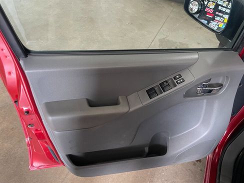 Used 2019 Nissan Frontier SV image 21