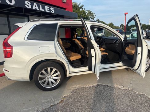 Used 2016 Volvo XC90 T6 Momentum image 28