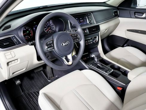 Used 2017 Kia Optima LX image 28