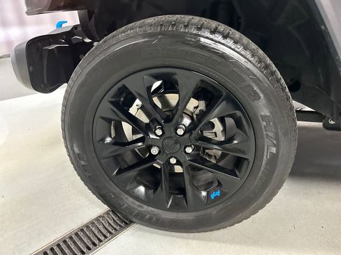 Used 2022 Jeep Wrangler Unlimited Sahara w/ Cold Weather Group image 9