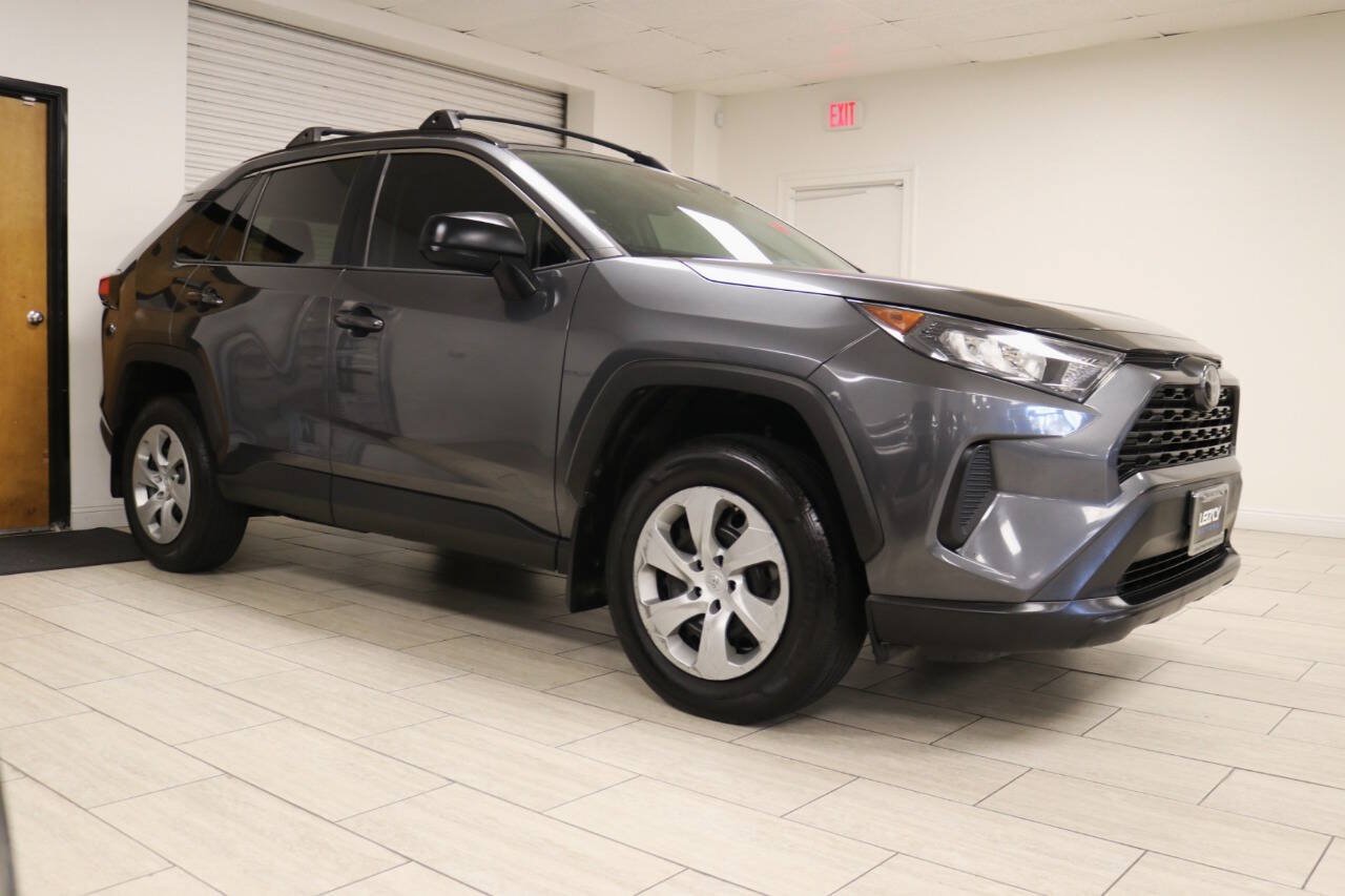 Used 2020 Toyota RAV4 LE w/ Carpet Mat Package AWD/4WD image 5