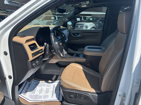 Certified 2021 Chevrolet Suburban Premier w/ Premium Package AWD/4WD image 12