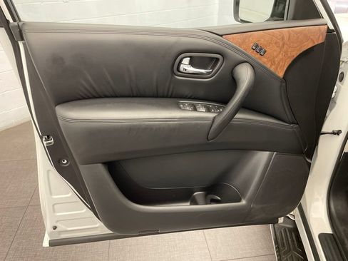 Used 2022 Nissan Armada SL w/ Captain's Chairs Package RWD image 22