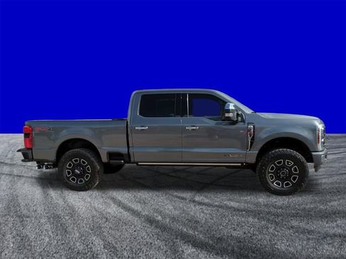 Used 2024 Ford F250 Platinum w/ FX4 Off-Road Package image 3