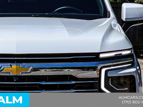 Used 2025 Chevrolet Tahoe LT AWD/4WD image 14