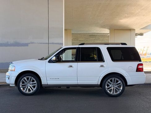 Used 2017 Ford Expedition Platinum AWD/4WD image 5