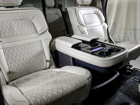 Used 2022 Lincoln Navigator Black Label image 30