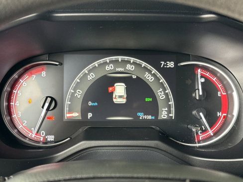 Used 2025 Toyota RAV4 XLE FWD image 24