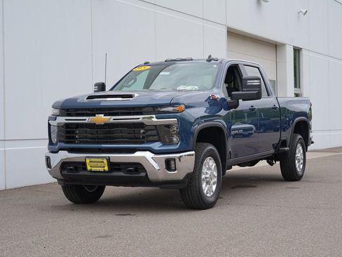 Used 2024 Chevrolet Silverado 3500 LT w/ All Star Edition AWD/4WD image 7