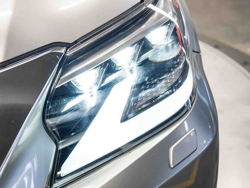 Used 2023 Lexus GX 460 Luxury w/ Sport Design Package AWD/4WD image 7
