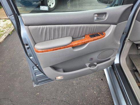 Used 2010 Toyota Sienna image 14