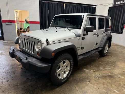 Used 2012 Jeep Wrangler Unlimited Sport AWD/4WD image 7