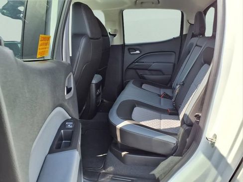 Used 2022 Chevrolet Colorado Z71 AWD/4WD image 11
