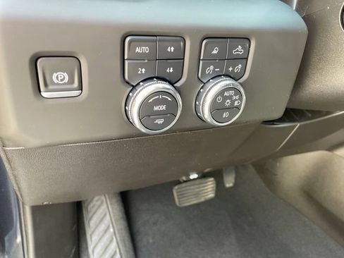 Certified 2025 GMC Sierra 1500 AT4 w/ Technology Package AWD/4WD image 27