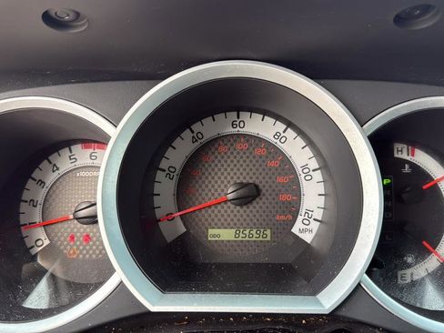 Used 2013 Toyota Tacoma 4x4 Double Cab w/ Limited Pkg image 18