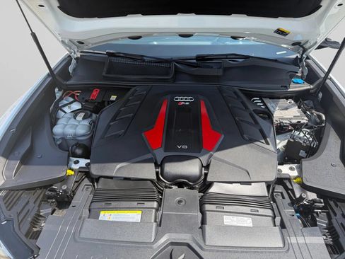 Used 2021 Audi RS Q8 w/ Carbon Optic Package AWD/4WD image 36
